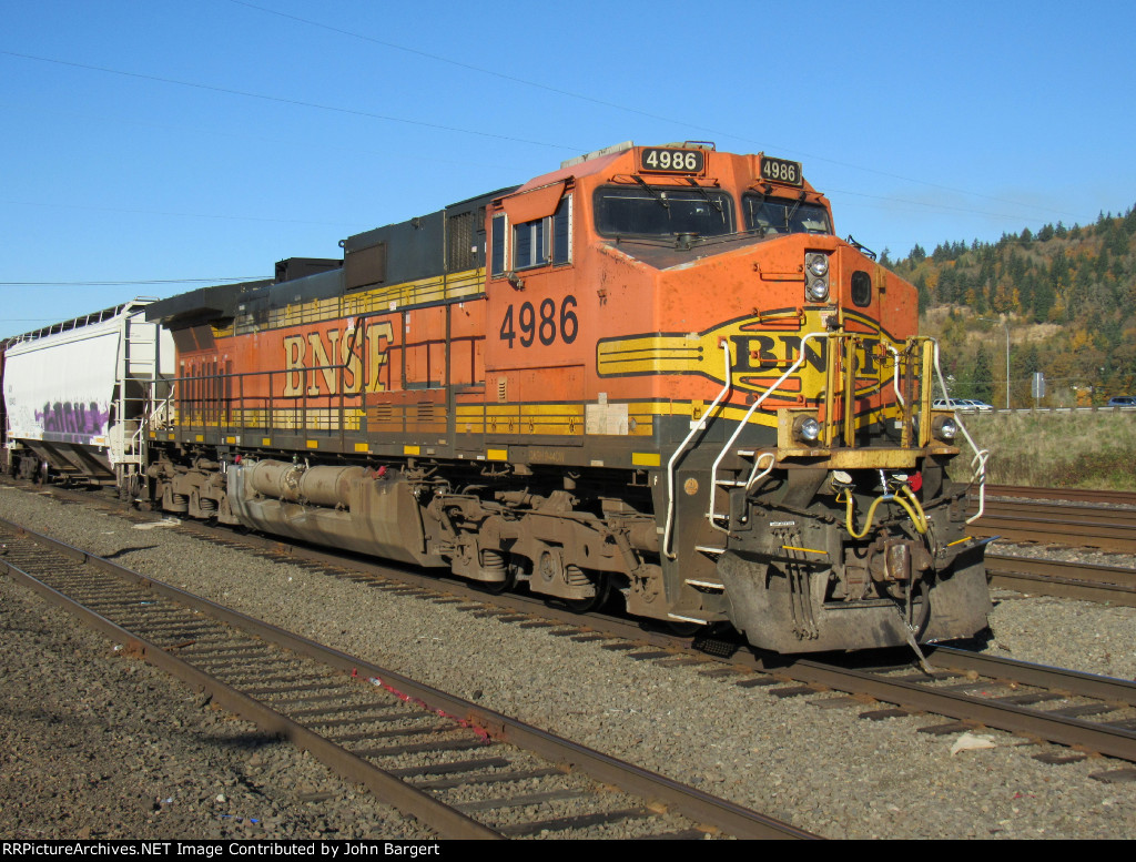 BNSF 4986 Dash9-44CW
